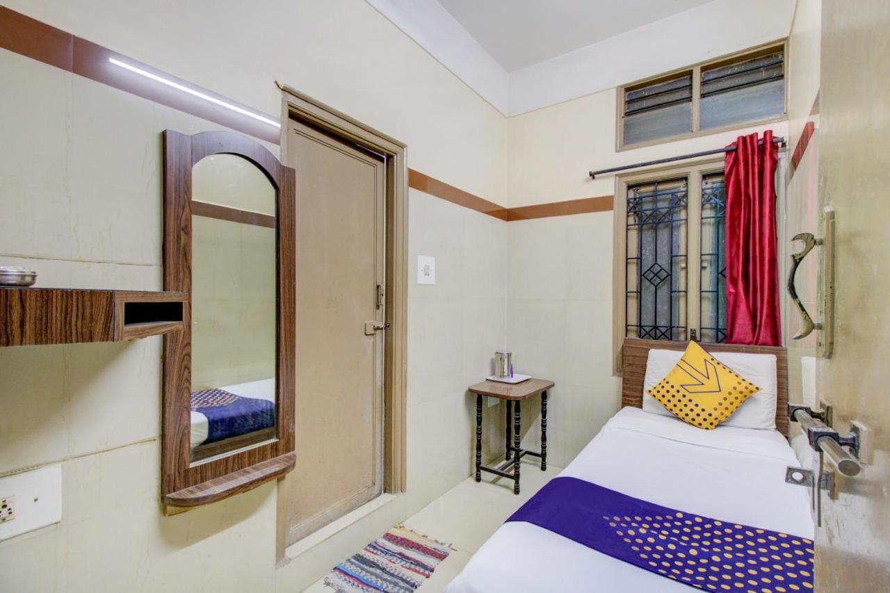 Spot On 75643 Golden Guest House Бангалор Экстерьер фото