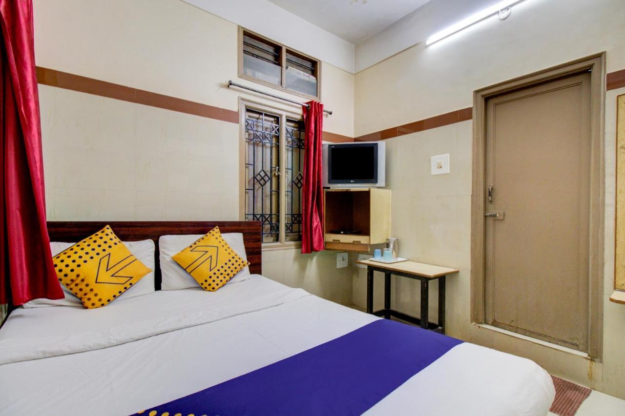 Spot On 75643 Golden Guest House Бангалор Экстерьер фото